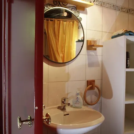 Bnb122 فندق مبيت وإفطار 2*